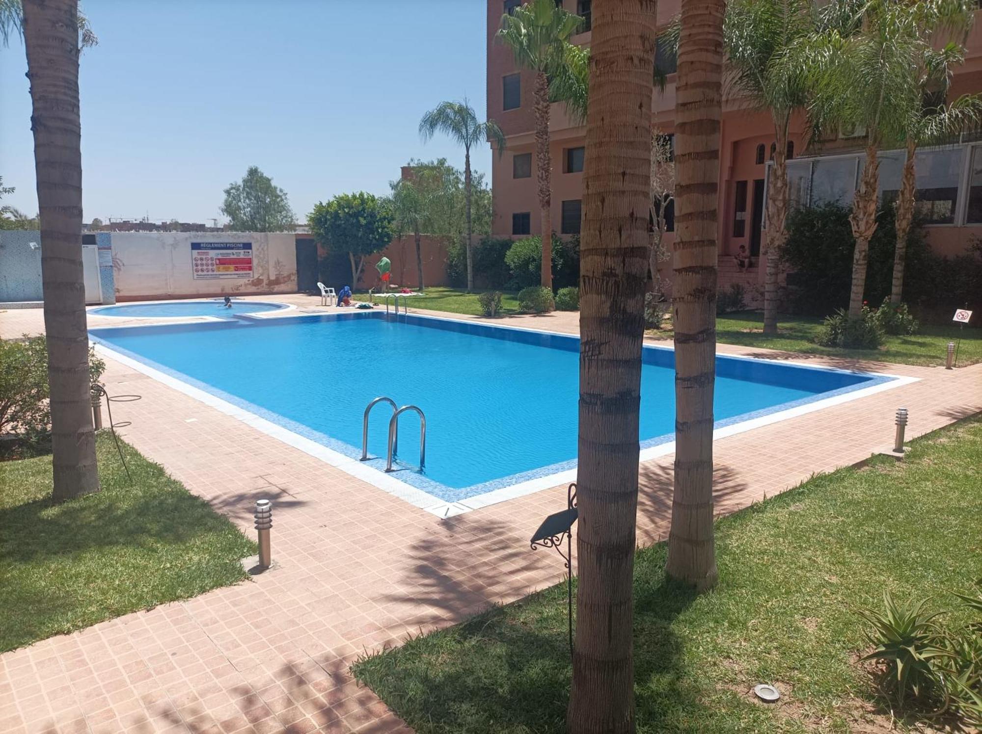 Appartement Haut Standing Vu Piscine Marrakesh Exterior photo